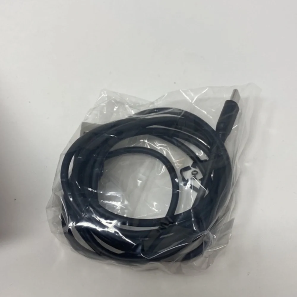 NWT 5’‎ USB-CABLE